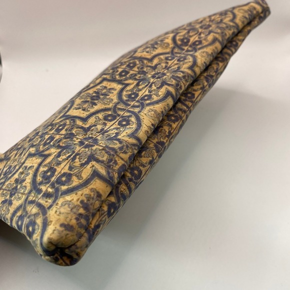 Natural Cork Wristlet Bag Pouch Eco Purse Tan Blue Floral Tile Portugal Made NWT - Picture 4 of 7